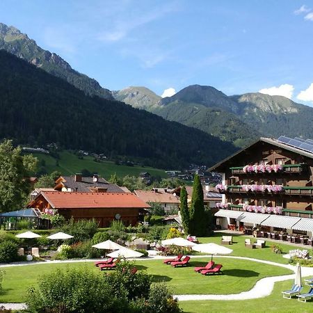 Familien- & Vitalhotel Auenhof Фулпмес Екстериор снимка