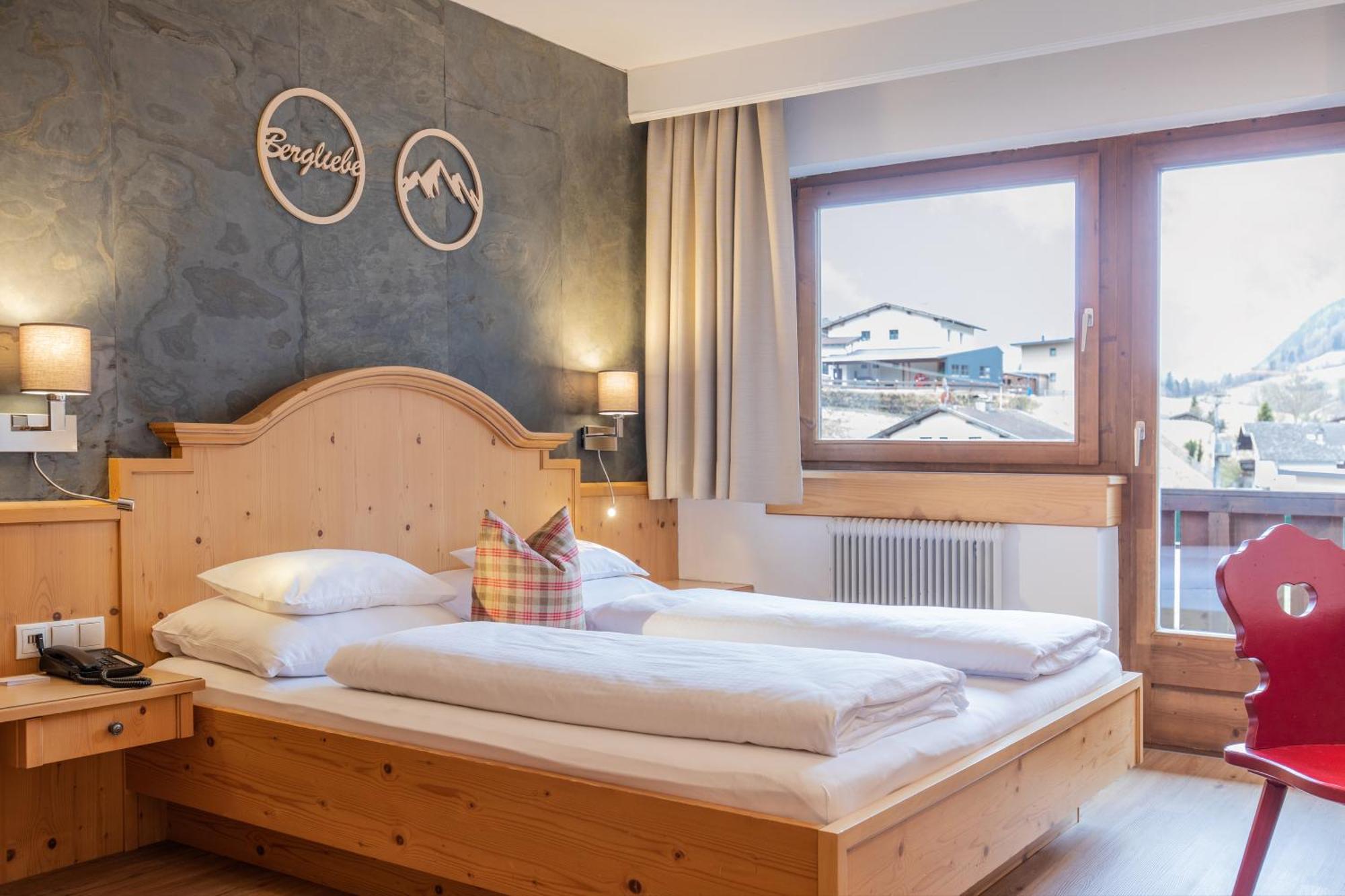 Familien- & Vitalhotel Auenhof Фулпмес Екстериор снимка
