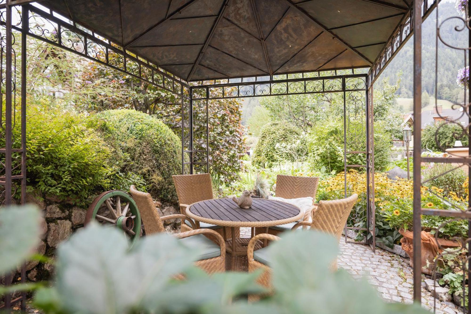 Familien- & Vitalhotel Auenhof Фулпмес Екстериор снимка