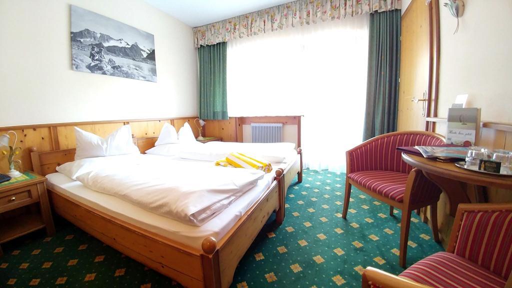 Familien- & Vitalhotel Auenhof Фулпмес Екстериор снимка