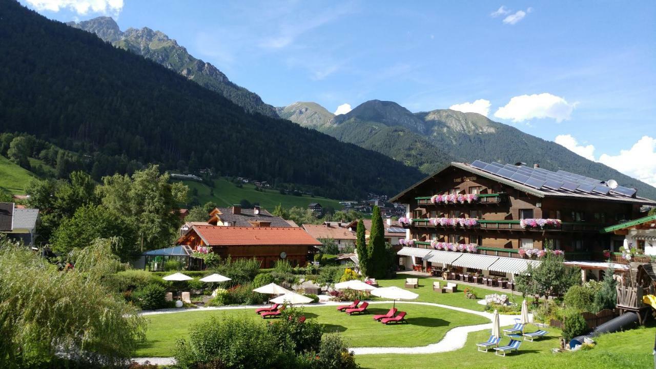 Familien- & Vitalhotel Auenhof Фулпмес Екстериор снимка